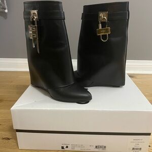 Givenchy Shark LockAnkle Boots 37.5
